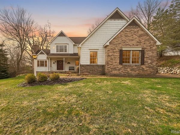 7798 Lee Road, Hamburg Twp, MI 48116