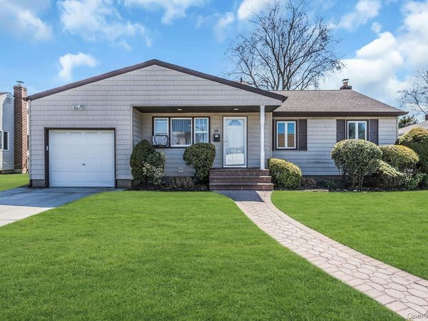 59 Jamaica Avenue, Plainview, NY 11803