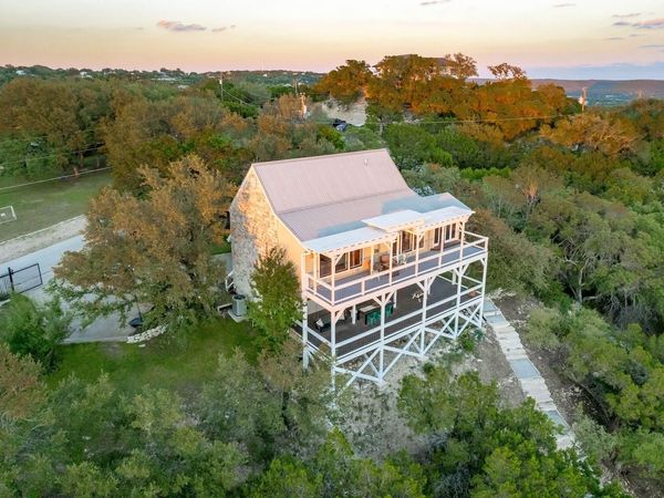 8132 Breeze WAY, Jonestown, TX 78645