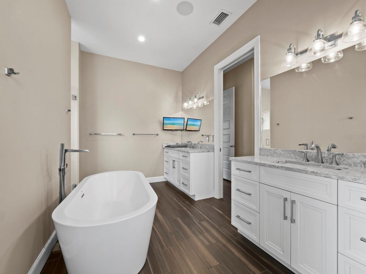 5618 Britannia Drive, Sarasota, FL 34231 Photo