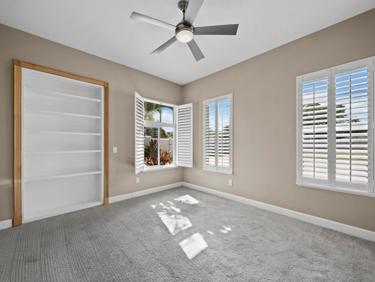 5618 Britannia Drive, Sarasota, FL 34231 Photo
