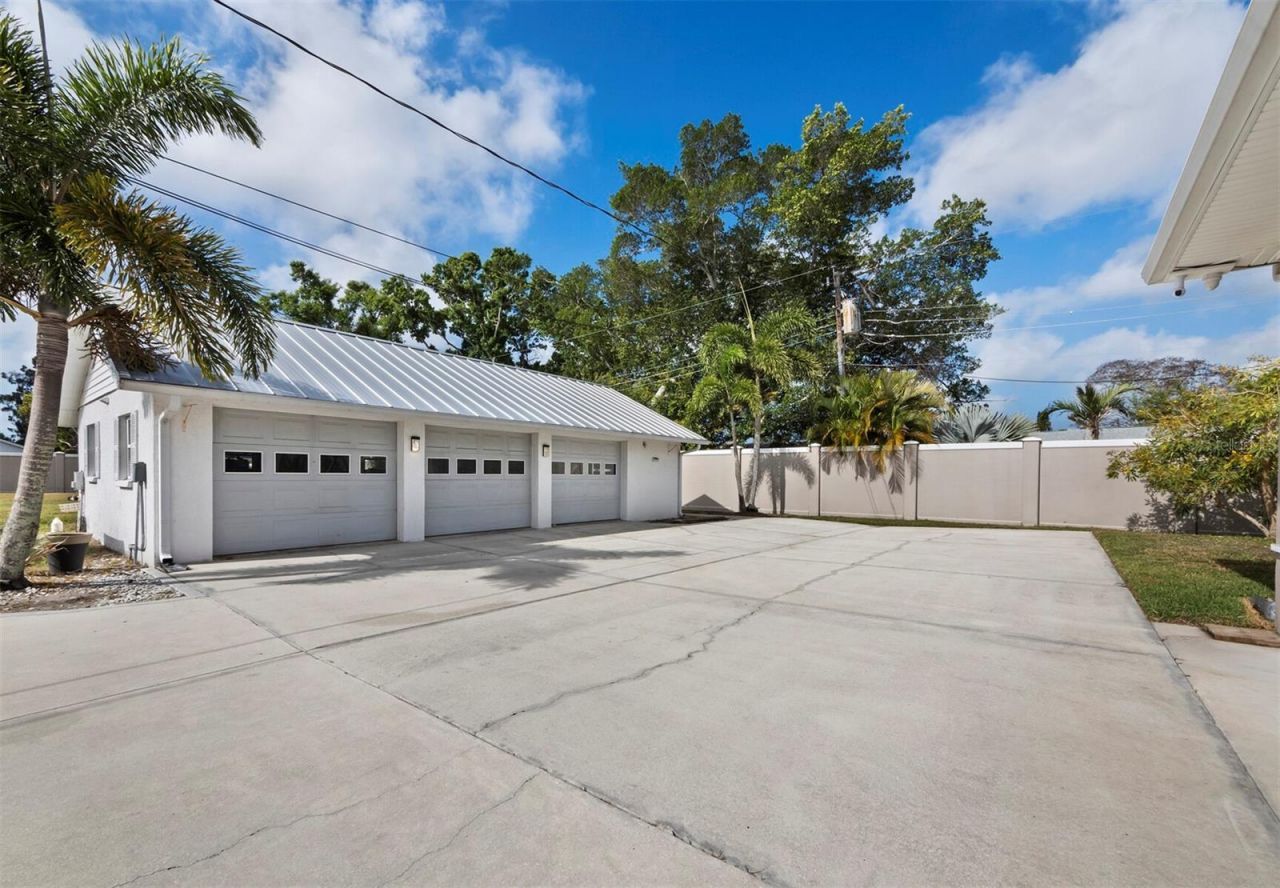 5618 Britannia Drive, Sarasota, FL 34231 Photo