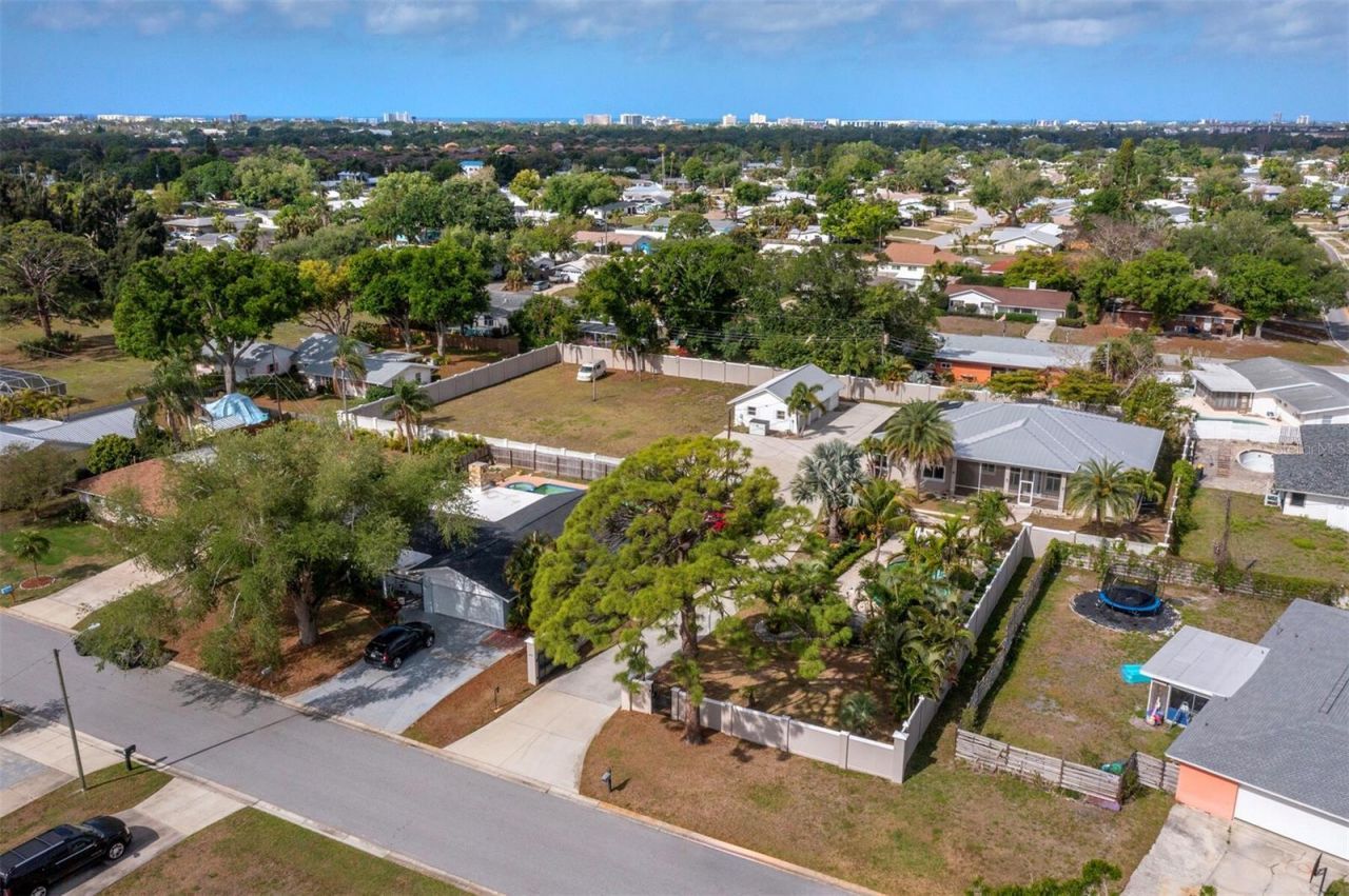 5618 Britannia Drive, Sarasota, FL 34231 Photo