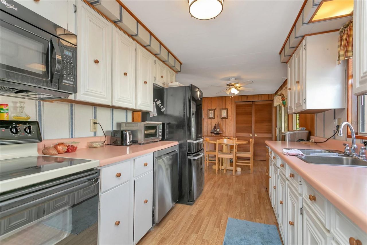 3208 Oakwood Boulevard S, Sarasota, FL 34237 Photo