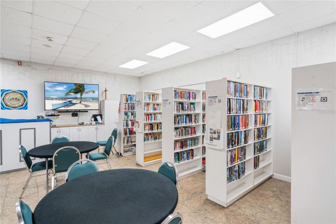 3208 Oakwood Boulevard S, Sarasota, FL 34237 Photo