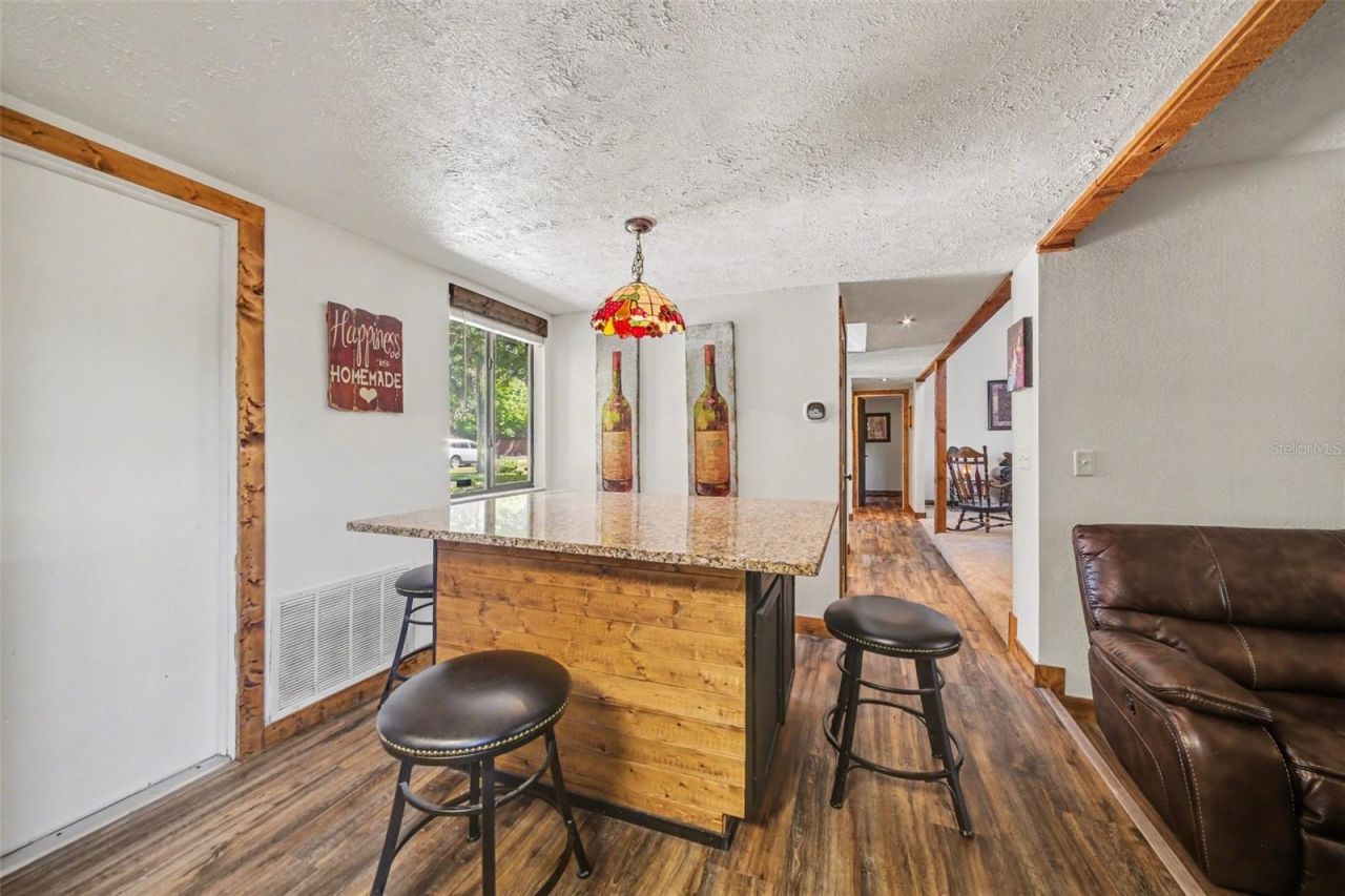 916 E Cleveland Street , Apopka, FL 32703 Photo