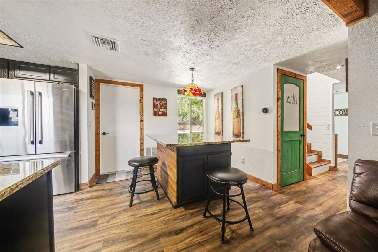 916 E Cleveland Street , Apopka, FL 32703 Photo