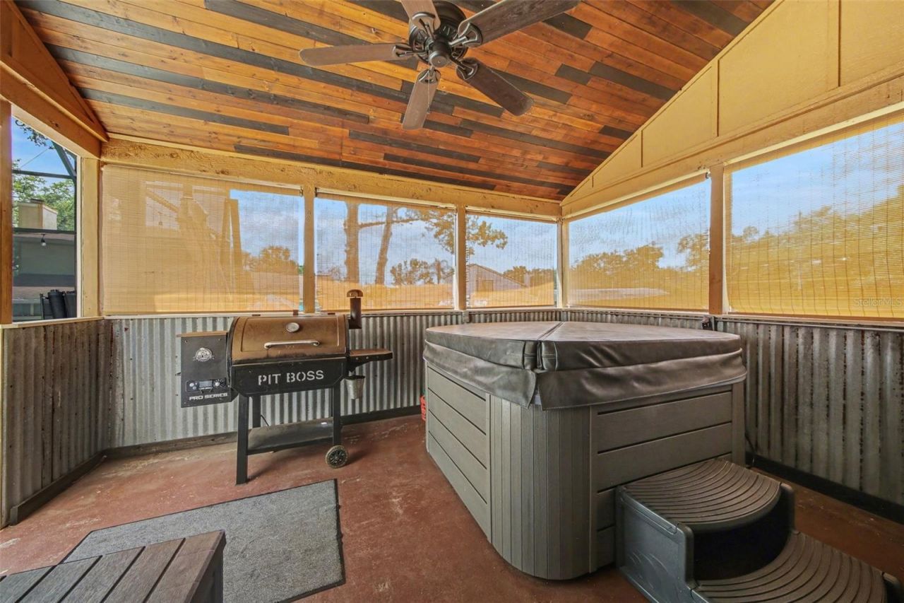 916 E Cleveland Street , Apopka, FL 32703 Photo