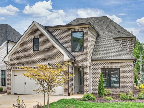 8159 Fairview Road , Charlotte, NC 28226