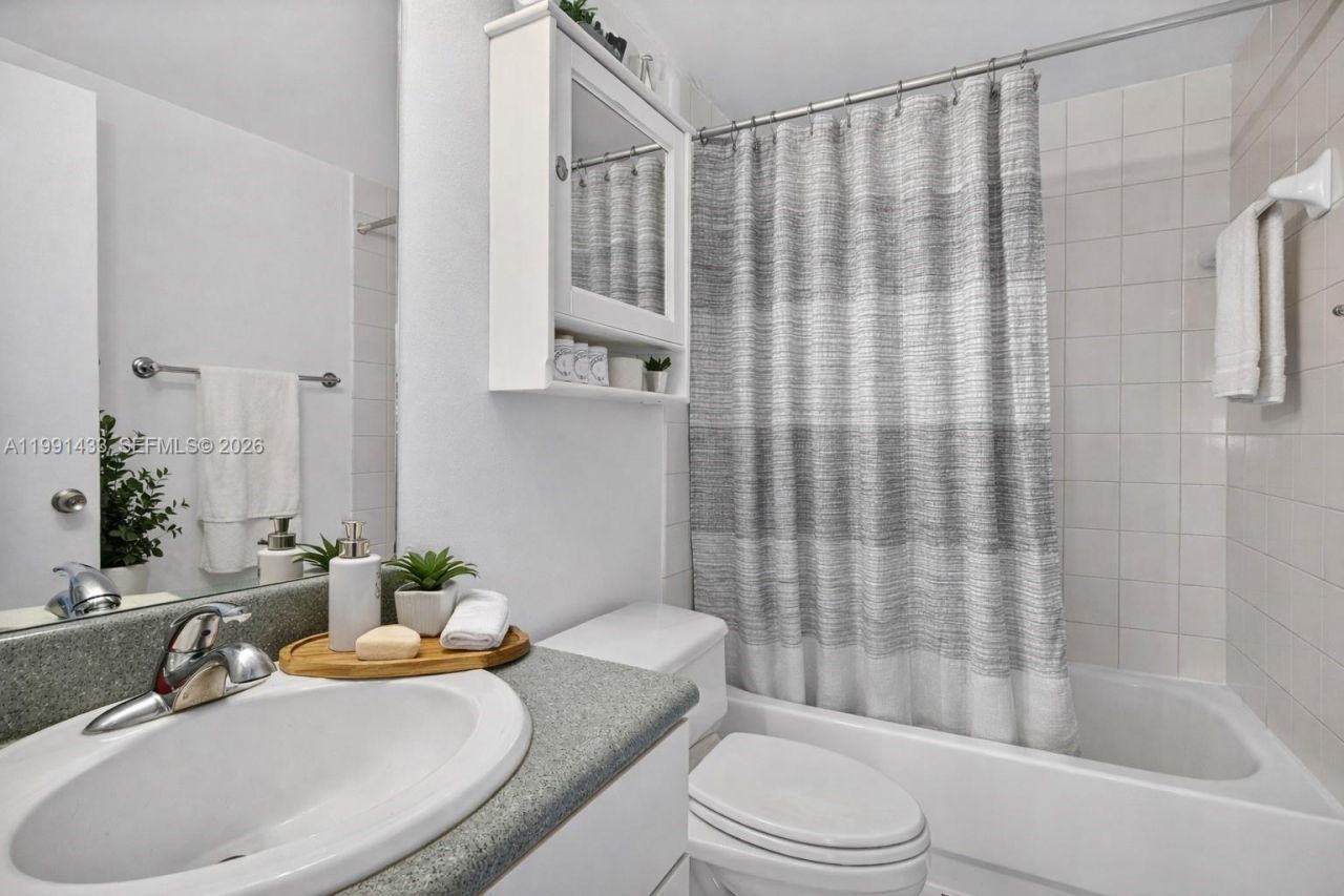 701 Brickell Key Blvd , Unit 1108, Miami, FL 33131 Photo