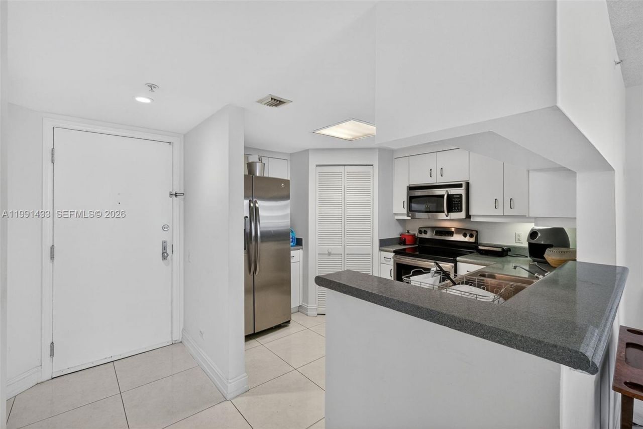 701 Brickell Key Blvd , Unit 1108, Miami, FL 33131 Photo