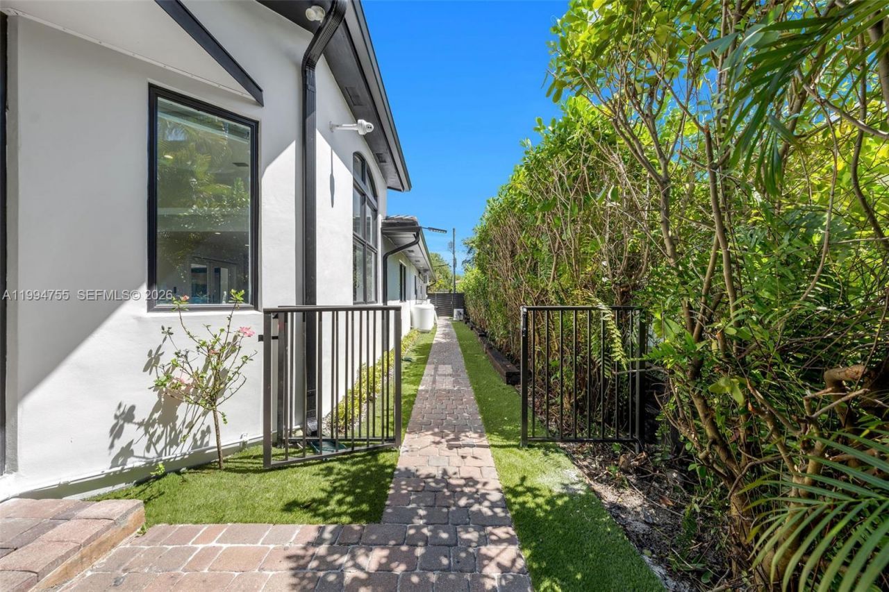 5120 Carillo St , Coral Gables, FL 33146 Photo