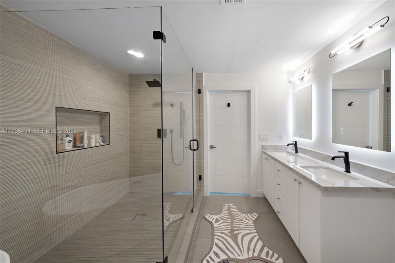 700 NE 25th St, Unit 1502, Miami, FL 33137 Photo