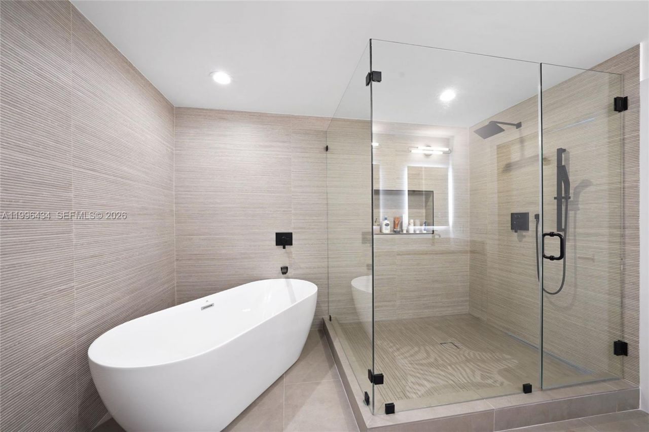 700 NE 25th St, Unit 1502, Miami, FL 33137 Photo