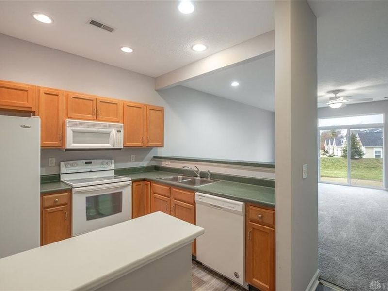 4424 Straight Arrow, Beavercreek, OH 45430 Photo 3