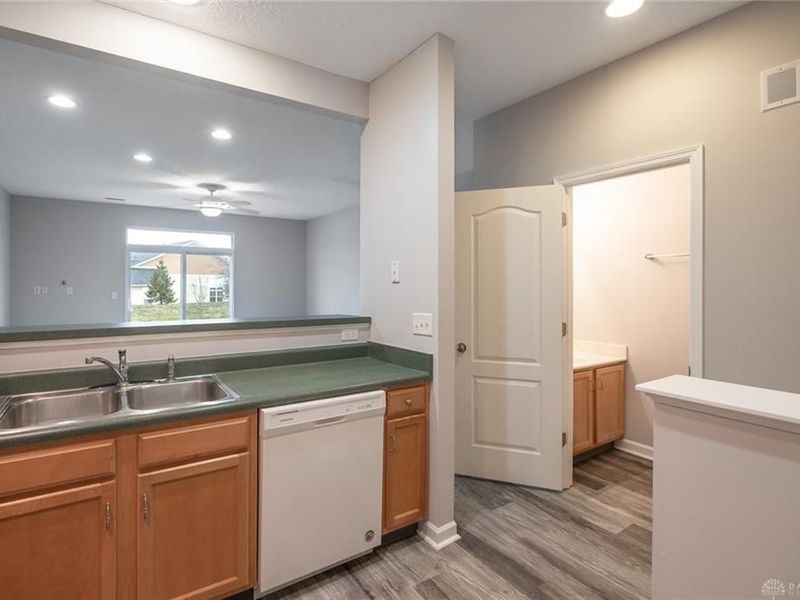 4424 Straight Arrow, Beavercreek, OH 45430 Photo 5