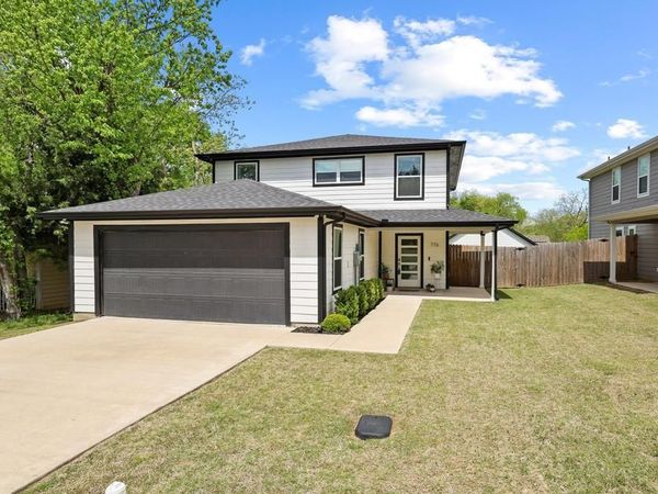 776 E Fulton Street , Van Alstyne, TX 75495