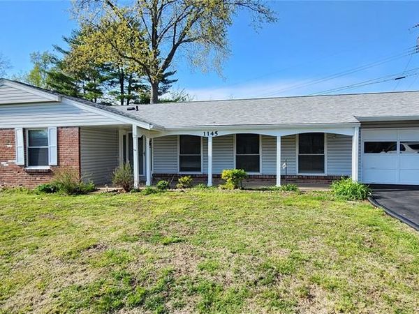 1145 Mackinac Drive , Creve Coeur, MO 63146