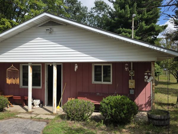 9945 US-31, Free Soil, MI 49411