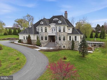 17 HERSHEY LANE, LANCASTER, PA 17603