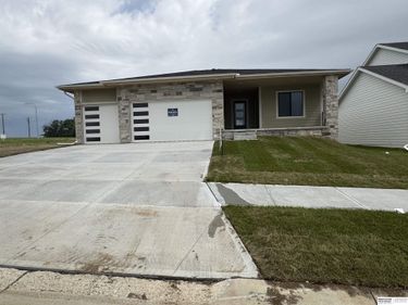 21428 Z Street, Elkhorn, NE 68022