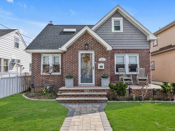 163 Hoffman Street , Franklin Square, NY 11010