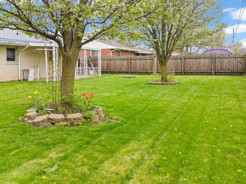 1344 Oaktree Drive, Greenville, OH 45331 Photo 12