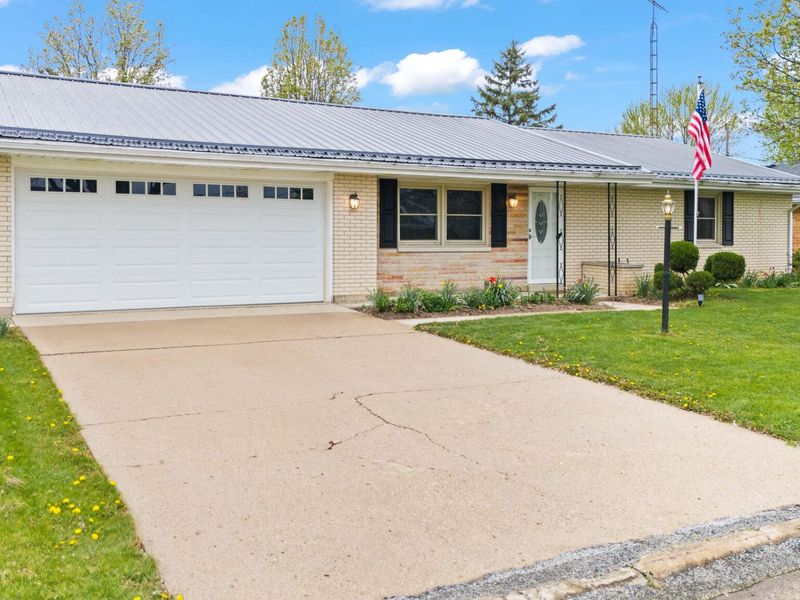 1344 Oaktree Drive, Greenville, OH 45331 Photo 4