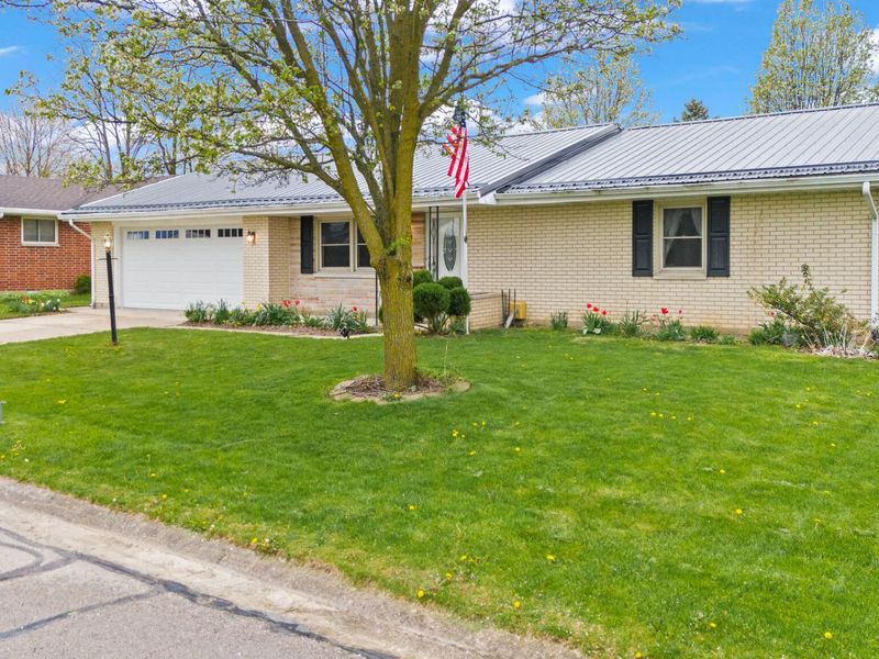 1344 Oaktree Drive, Greenville, OH 45331 Photo 5
