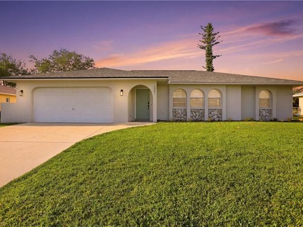 221 SW 13th TER , CAPE CORAL, FL 33991