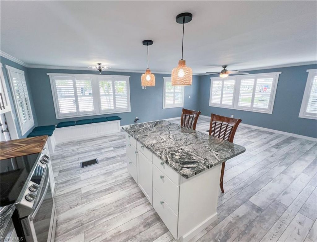 11291 Bougainvillea Ln, Fort Myers Beach, FL 33931 Photo