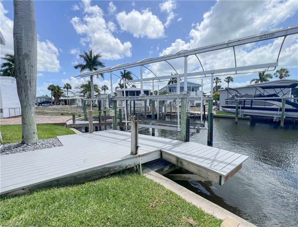 11291 Bougainvillea Ln, Fort Myers Beach, FL 33931 Photo