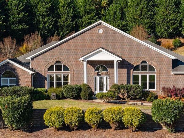 101 Bond Town Road, Blountville, TN 37617