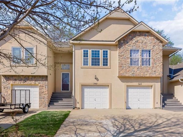 742 S WOODSON Lane, Gardner, KS 66030