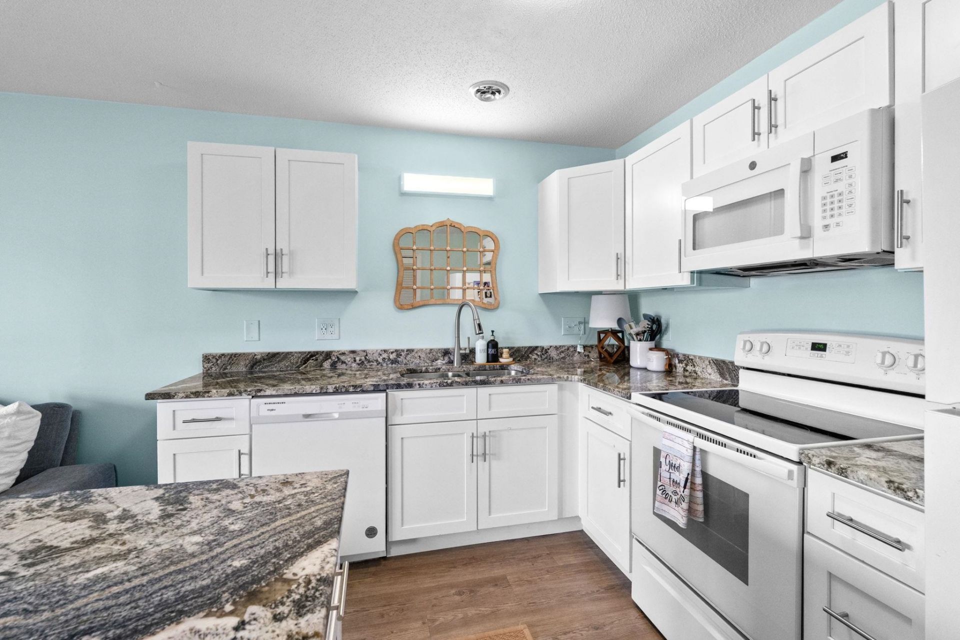 1880 Colony Dr. Photo 15