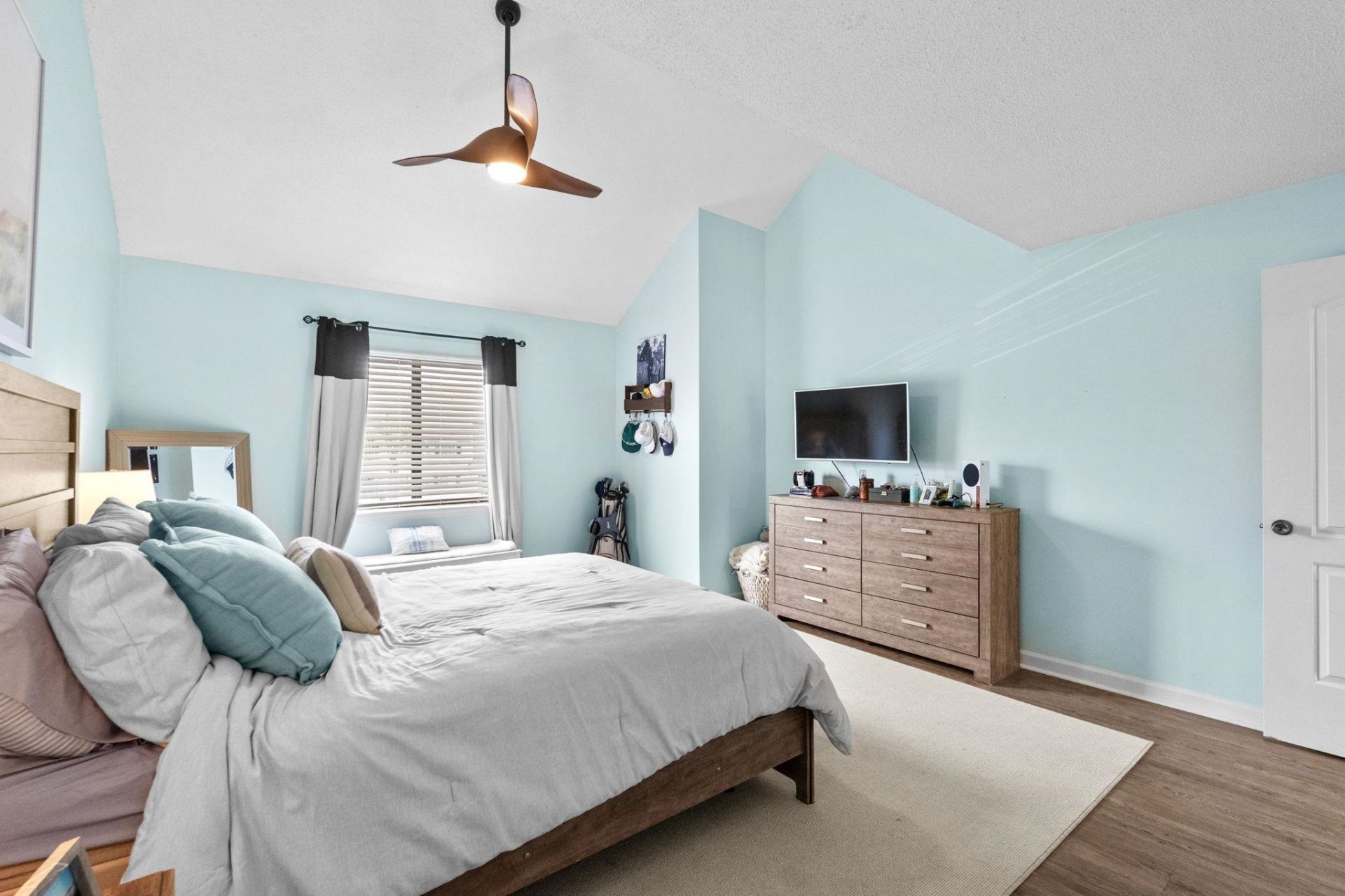 1880 Colony Dr. Photo 24