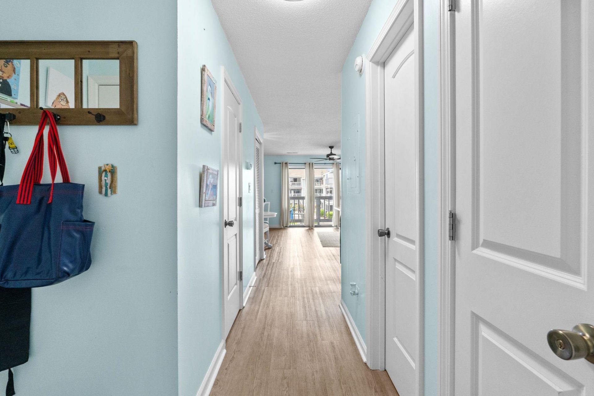 1880 Colony Dr. Photo 4