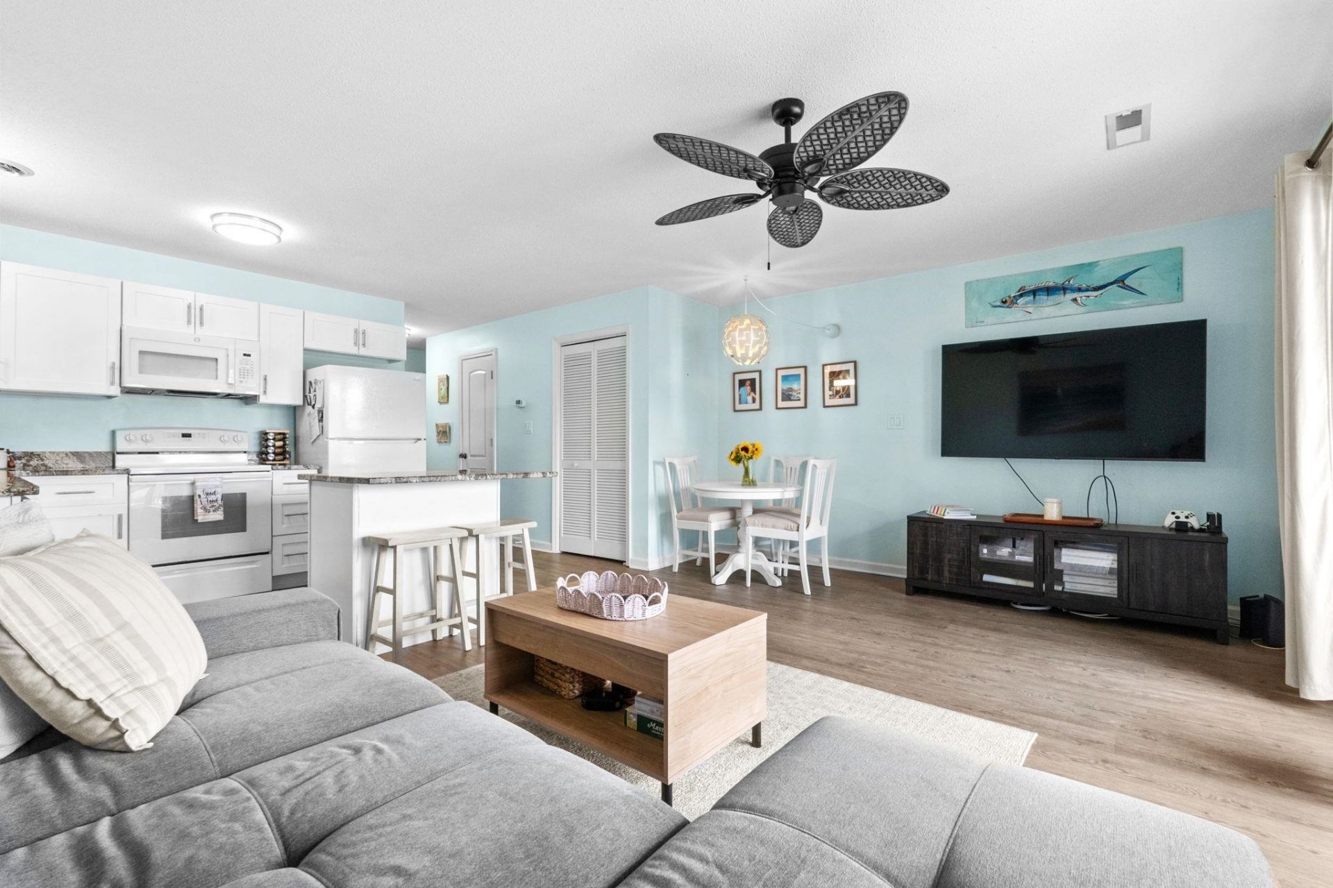 1880 Colony Dr. Photo 9