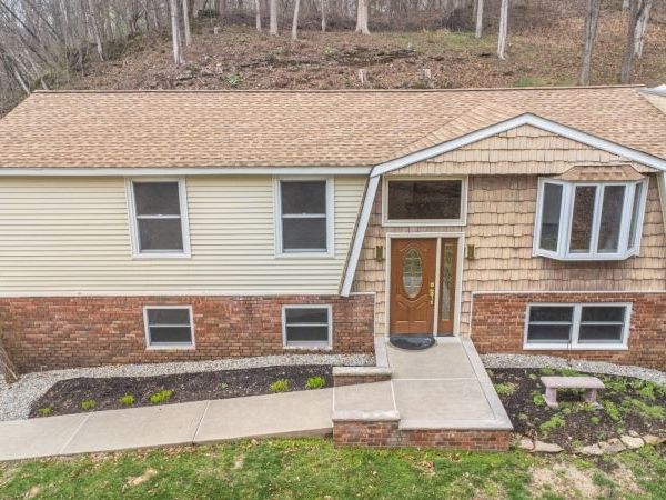 4 Rocky Way, Hampton, NJ 07860