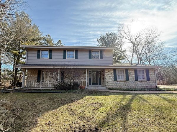 302 Wakefield Downs -, Wales, WI 53183