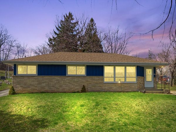 601 S Main St, Saukville, WI 53080