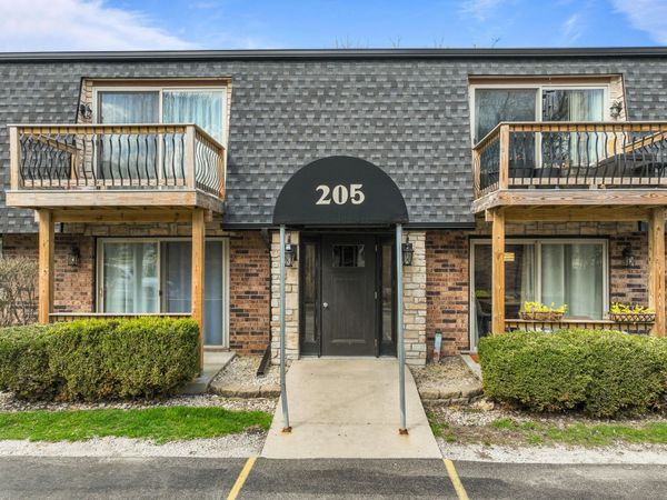 205 Williams St, Unit 7, Williams Bay, WI 53191