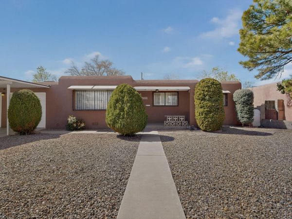 1025 Arizona Street SE, Albuquerque, NM 87108