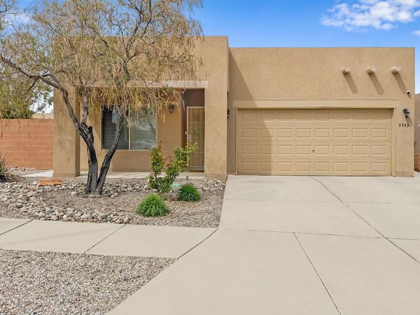 5543 Costa Uerde Road NW, Albuquerque, NM 87120