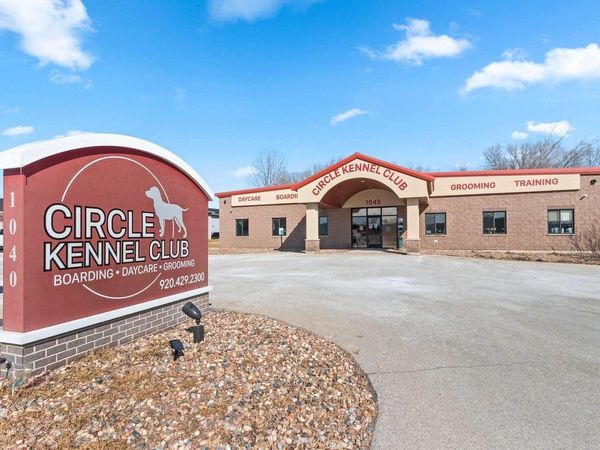 1040 CIRCLE DRIVE, Green Bay, WI 54304