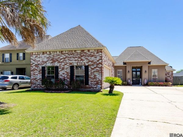 11370 Meadow View Dr, Denham Springs, LA 70726