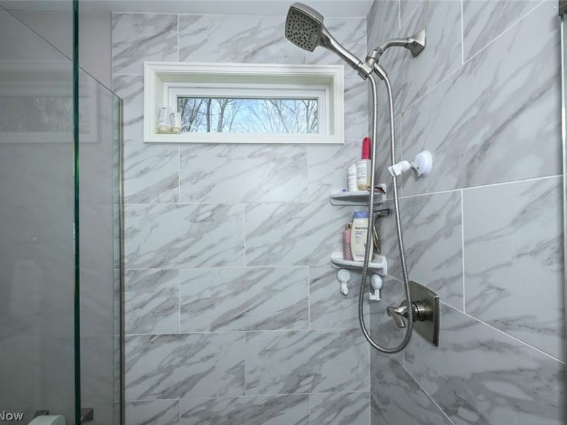 4624 Everhart Drive, Green, OH 44720 Photo 22