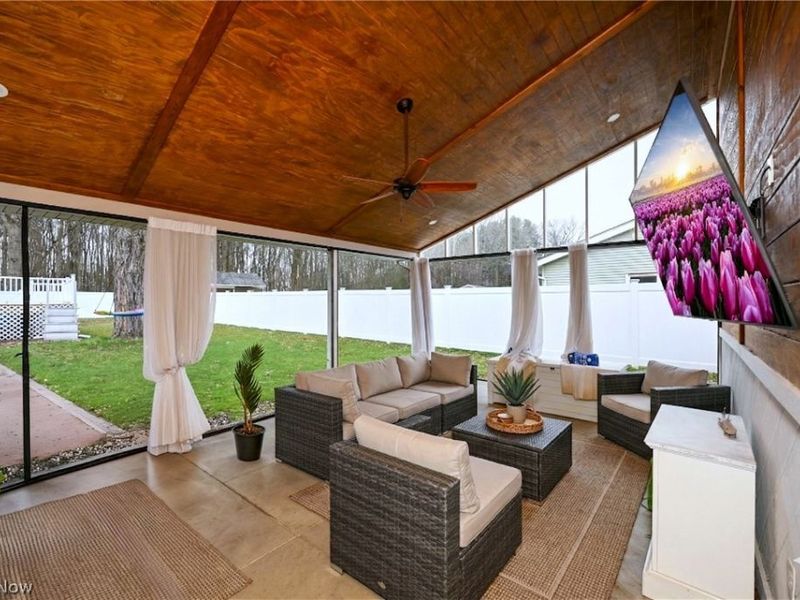 4624 Everhart Drive, Green, OH 44720 Photo 6