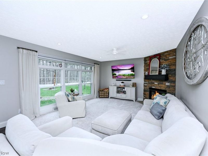 4624 Everhart Drive, Green, OH 44720 Photo 8