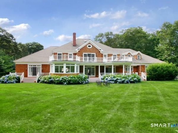 41 Singing Oaks , Weston, CT 06883